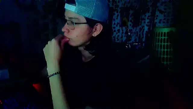 Snapshot of Andy_gray chatting on July 4, 2026, 11:49 am Andy gray online show from July 4, 2026, 11:49 am