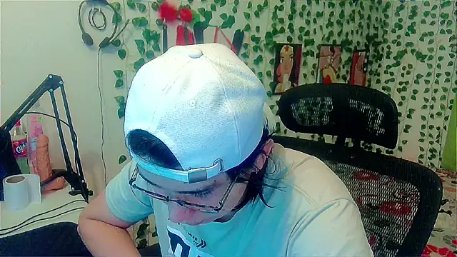 Snapshot of Andy_gray chatting on July 21, 2026, 12:24 am Andy gray online show from July 21, 2026, 12:24 am