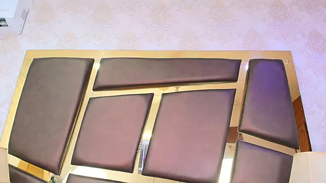 Snapshot of BellahColucci chatting on December 18, 2024, 11:30 pm BellahColucci online show from December 18, 2024, 11:30 pm