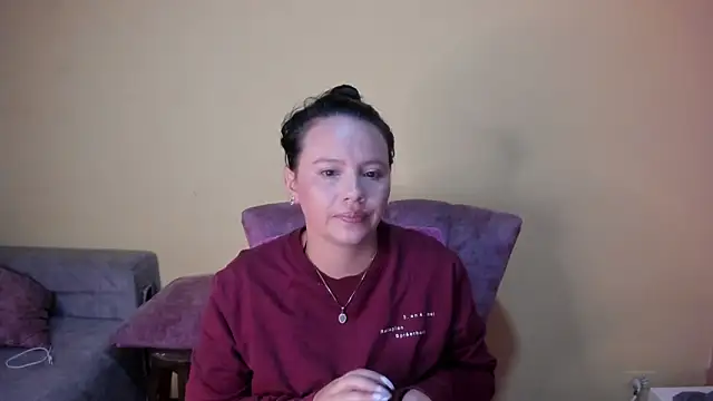 lauraguzman online show from March 27, 2026, 3:01 am