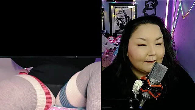 Snapshot of EmGreens chatting on March 14, 2025, 11:43 pm EmGreens online show from March 14, 2025, 11:43 pm