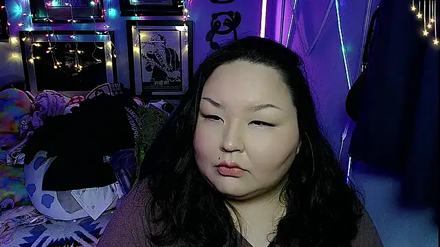 Snapshot of EmGreens chatting on March 21, 2025, 3:01 am EmGreens online show from March 21, 2025, 3:01 am