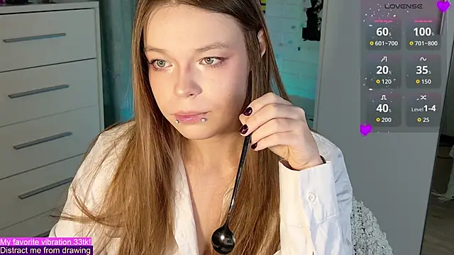 ValBae online show from September 28, 2025, 8:03 pm