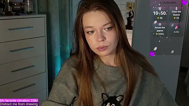 ValBae online show from October 1, 2025, 8:15 pm