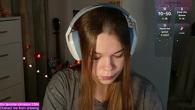 ValBae online show from October 28, 2025, 9:06 pm