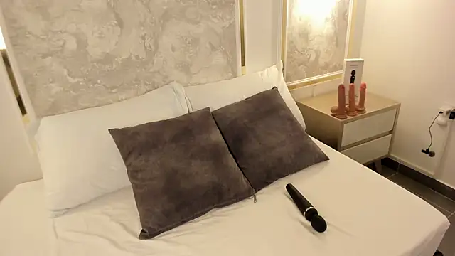 Snapshot of victoria18x chatting on November 4, 2025, 7:24 pm victoria18x online show from November 4, 2025, 7:24 pm