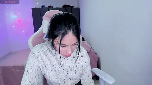 Tinylottie online show from March 7, 2026, 11:24 pm