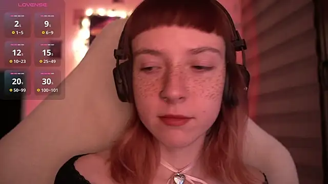 Snapshot of juliapie chatting on December 2, 2024, 1:25 am juliapie online show from December 2, 2024, 1:25 am