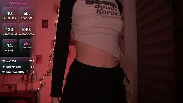 Snapshot of juliapie chatting on December 8, 2024, 5:18 am juliapie online show from December 8, 2024, 5:18 am