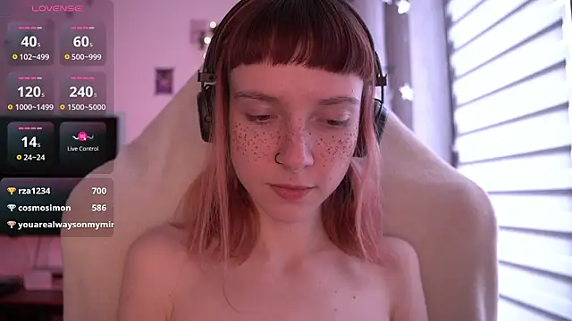 Snapshot of juliapie chatting on December 8, 2024, 8:20 am juliapie online show from December 8, 2024, 8:20 am