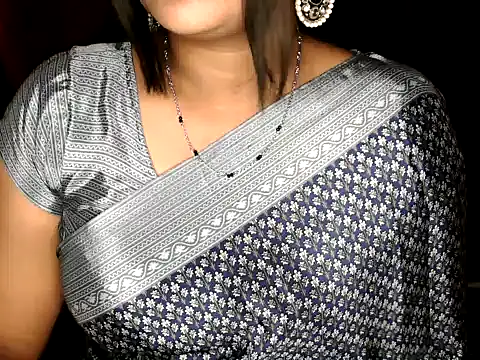 Snapshot of shila20 chatting on October 17, 2025, 5:04 pm shila20 online show from October 17, 2025, 5:04 pm