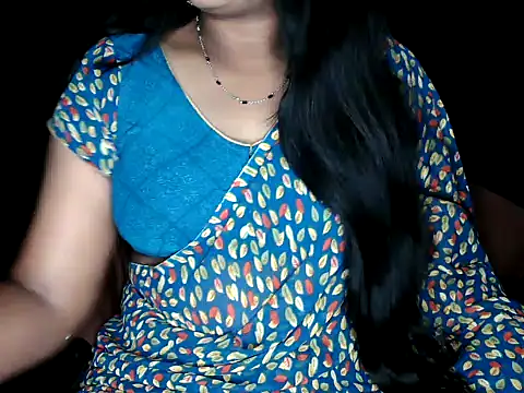 Snapshot of shila20 chatting on December 15, 2025, 4:33 pm shila20 online show from December 15, 2025, 4:33 pm