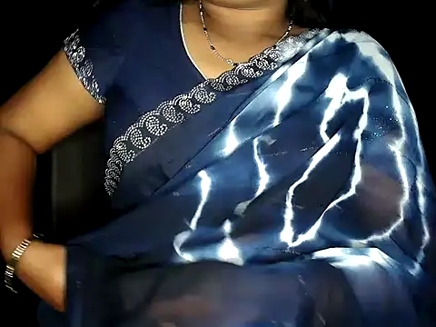 Snapshot of shila20 chatting on December 22, 2025, 2:58 pm shila20 online show from December 22, 2025, 2:58 pm