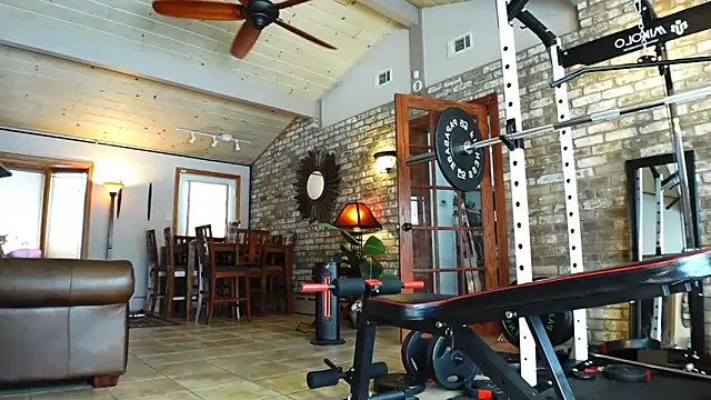 LushianaFitness online show from January 8, 2025, 6:41 pm