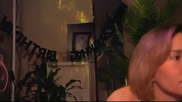 Snapshot of Arianna_Richi chatting on November 2, 2025, 4:59 am Arianna Richi online show from November 2, 2025, 4:59 am