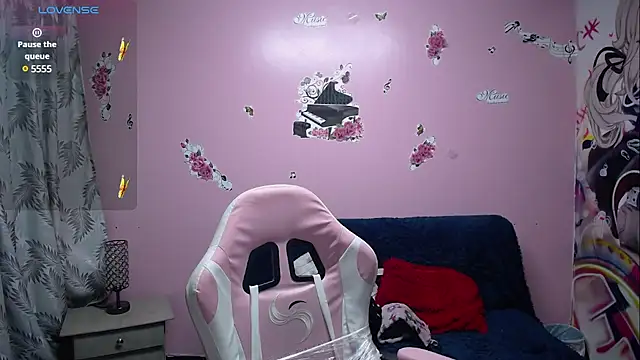 brithany smiith  online show from January 29, 2025, 3:22 am