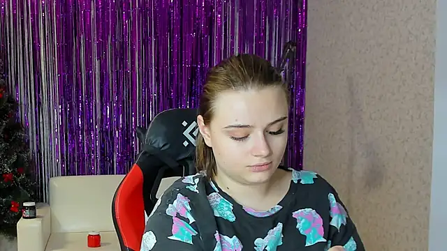 Snapshot of Seductive_She_Wolf chatting on February 1, 2025, 7:23 pm Seductive She Wolf online show from February 1, 2025, 7:23 pm