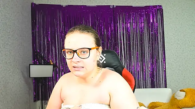 Snapshot of Seductive_She_Wolf chatting on March 4, 2025, 10:46 am Seductive She Wolf online show from March 4, 2025, 10:46 am