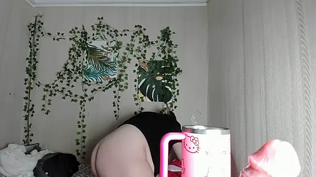 Snapshot of Seductive_She_Wolf chatting on September 9, 2025, 5:23 pm Seductive She Wolf online show from September 9, 2025, 5:23 pm