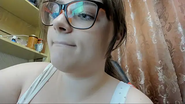 Snapshot of Seductive_She_Wolf chatting on May 3, 2026, 7:31 pm Seductive She Wolf online show from May 3, 2026, 7:31 pm