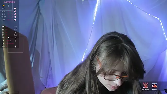 Snapshot of Seductive_She_Wolf chatting on July 9, 2026, 2:32 pm Seductive She Wolf online show from July 9, 2026, 2:32 pm