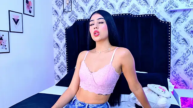 Mia-Monroe online show from March 27, 2026, 7:46 pm