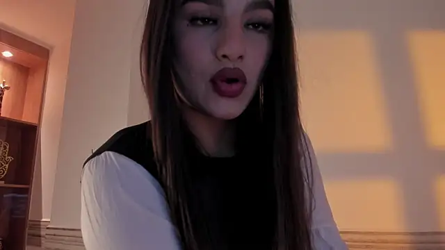 Snapshot of Sophia_Cambpell chatting on May 16, 2026, 9:57 pm Sophia Cambpell online show from May 16, 2026, 9:57 pm