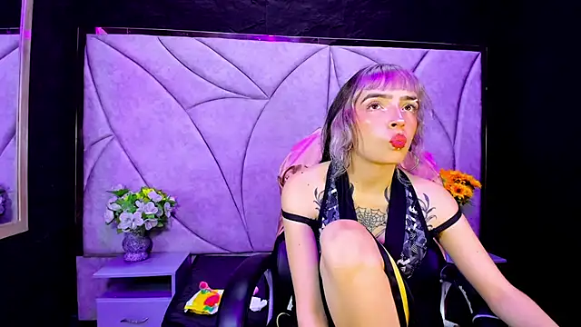 Snapshot of Samantha_Smiith chatting on May 13, 2026, 3:48 am Samantha Smiith online show from May 13, 2026, 3:48 am