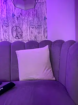 AbyThompson online show from October 3, 2025, 12:13 pm