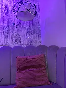 AbyThompson online show from December 1, 2025, 11:37 am