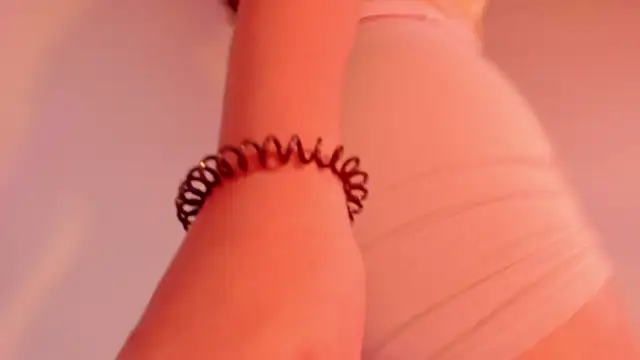 Snapshot of HarleyRedd chatting on December 19, 2024, 5:51 am HarleyRedd online show from December 19, 2024, 5:51 am