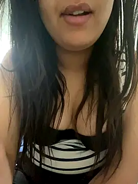 Snapshot of yassminsexy22 chatting on December 5, 2024, 12:00 pm yassminsexy22 online show from December 5, 2024, 12:00 pm