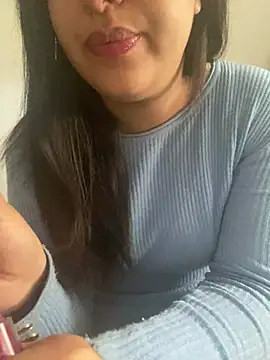 Snapshot of yassminsexy22 chatting on February 10, 2025, 10:09 am yassminsexy22 online show from February 10, 2025, 10:09 am