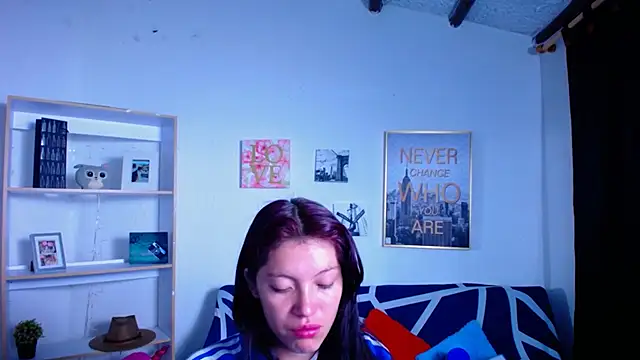 Snapshot of Sian__1 chatting on December 5, 2024, 12:44 pm Sian 1 online show from December 5, 2024, 12:44 pm