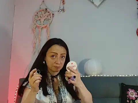 catalinamommyx online show from February 28, 2025, 5:15 am