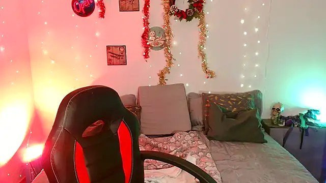 catalinamommyx online show from December 15, 2025, 1:54 am