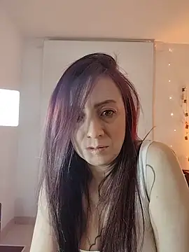 Snapshot of catalinamommyx chatting on June 11, 2026, 12:32 am catalinamommyx online show from June 11, 2026, 12:32 am