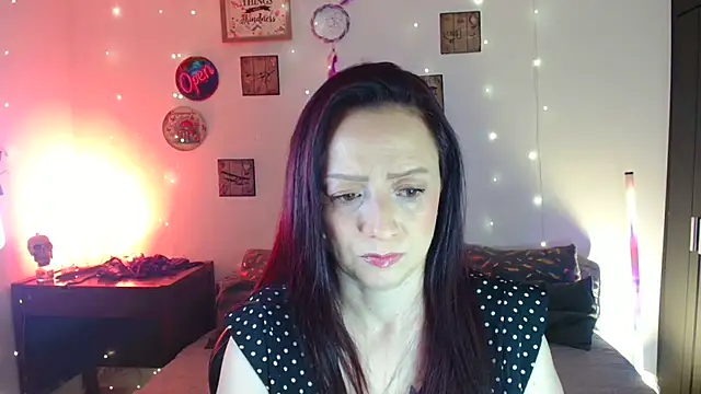 Snapshot of catalinamommyx chatting on June 16, 2026, 12:46 am catalinamommyx online show from June 16, 2026, 12:46 am