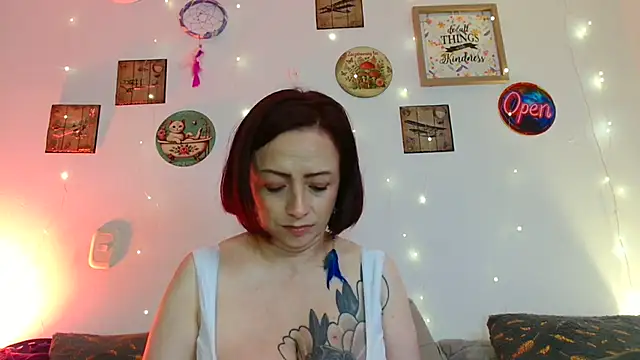 Snapshot of catalinamommyx chatting on July 14, 2026, 2:05 am catalinamommyx online show from July 14, 2026, 2:05 am
