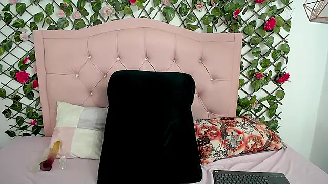 LucyCute 1 online show from July 15, 2026, 3:39 pm