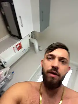 Snapshot of LoveIsBlind_ chatting on December 9, 2024, 10:11 am LoveIsBlind online show from December 9, 2024, 10:11 am