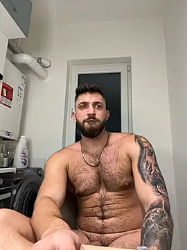 Snapshot of LoveIsBlind_ chatting on December 15, 2024, 11:53 pm LoveIsBlind online show from December 15, 2024, 11:53 pm