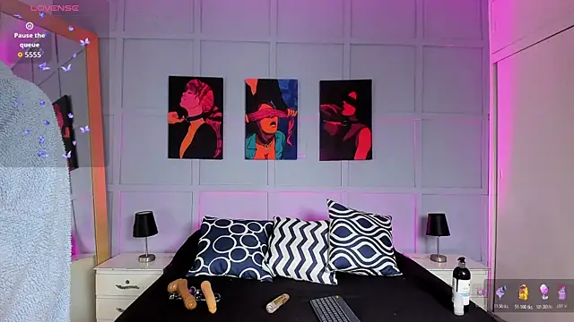 Elizabeth Santos online show from December 16, 2025, 1:43 am