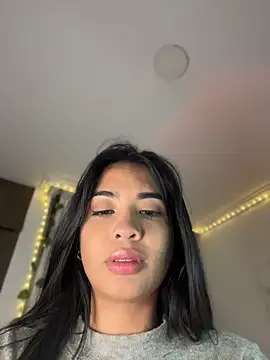 Snapshot of lina_pink chatting on April 24, 2026, 2:47 am lina pink online show from April 24, 2026, 2:47 am