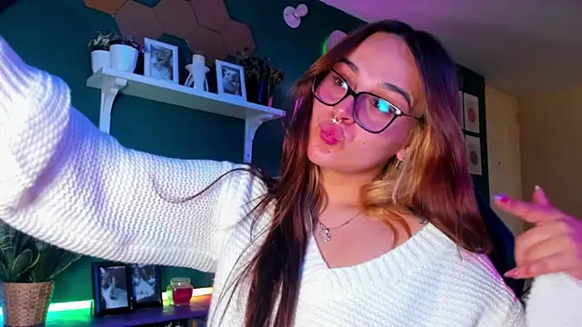 evy orange1 online show from April 24, 2026, 12:13 am