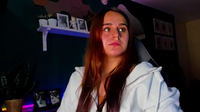 evy orange1 online show from April 29, 2026, 12:27 am