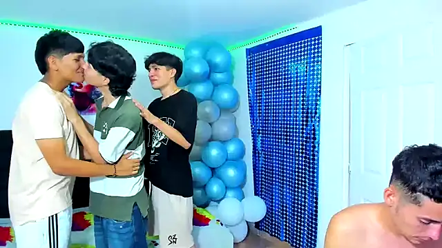 Alexander and Xiao online show from March 17, 2025, 9:23 pm