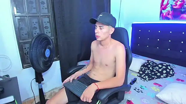 Alexander and Xiao online show from October 22, 2025, 1:06 am