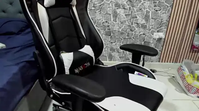 Snapshot of chriss_jones1 chatting on February 7, 2026, 10:13 pm chriss jones1 online show from February 7, 2026, 10:13 pm