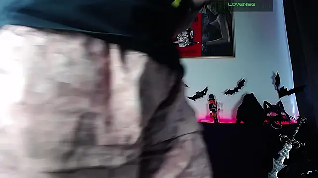 Snapshot of blckwolf_6 chatting on November 3, 2025, 6:42 pm blckwolf 6 online show from November 3, 2025, 6:42 pm